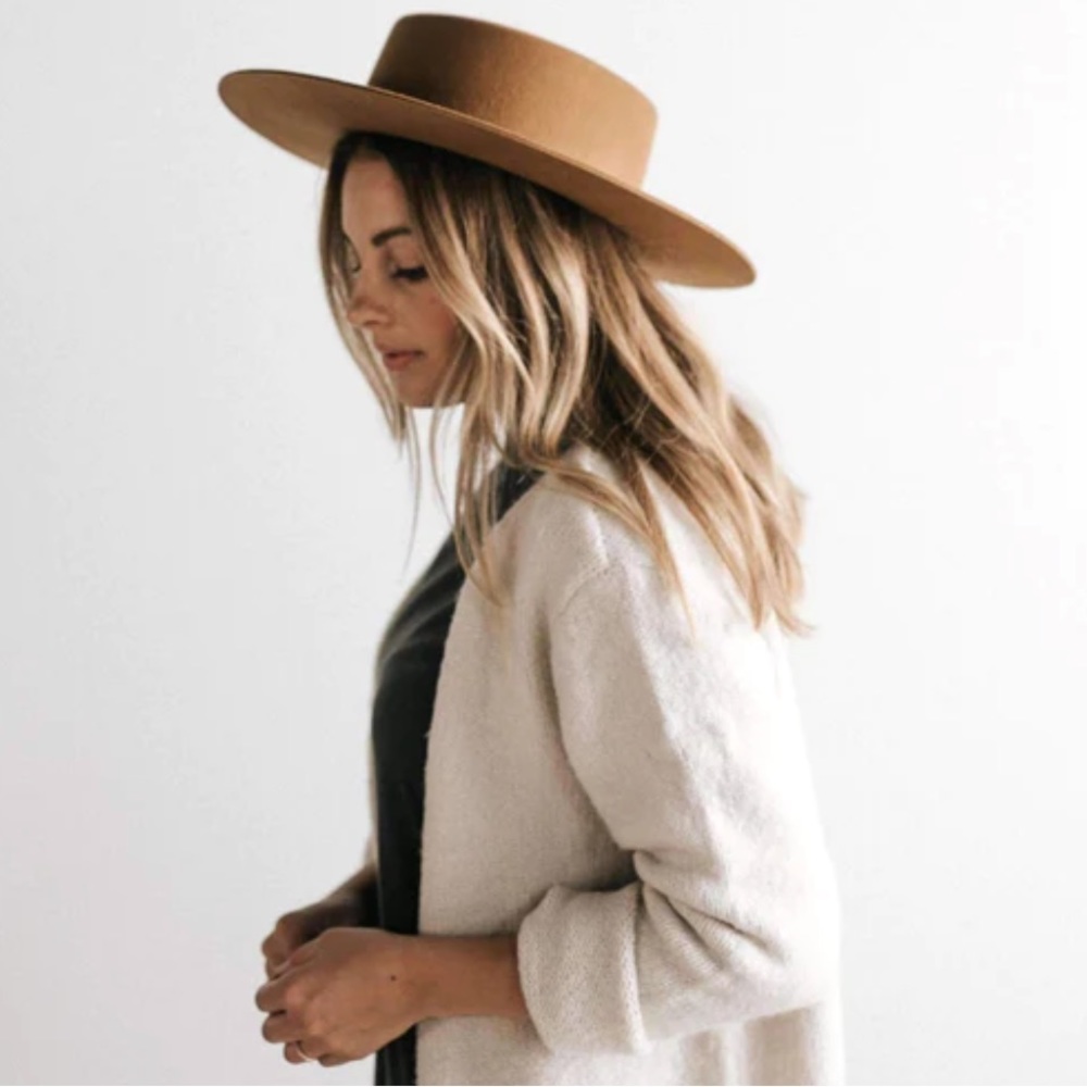 GIGI PIP Dahlia Hat in Brown NWOT